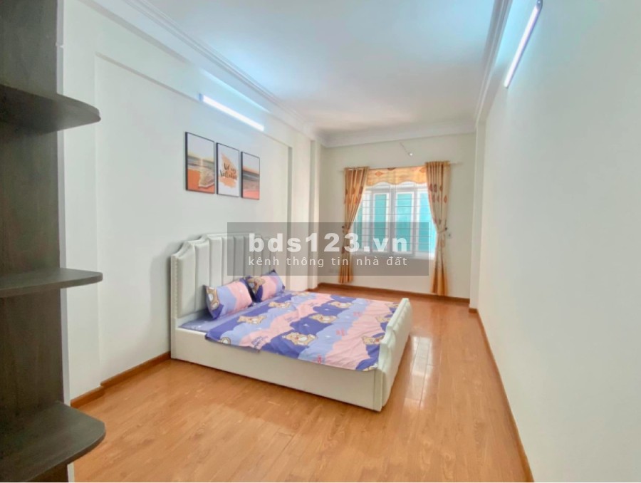 Bán nhà nguyên căn đẹp Lĩnh Nam, diện tích 30m2 4 tầng 3 ngủ giá 2 tỷ ngắn lh 0912134582