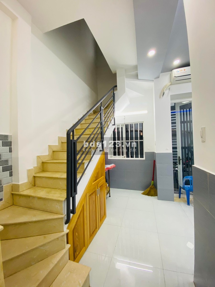 Bán nhà cực phẩm đường Phan Đăng Lưu phường 5 Phú Nhuận dt 37m2 3 tầng giá chỉ 5.2 tỷ