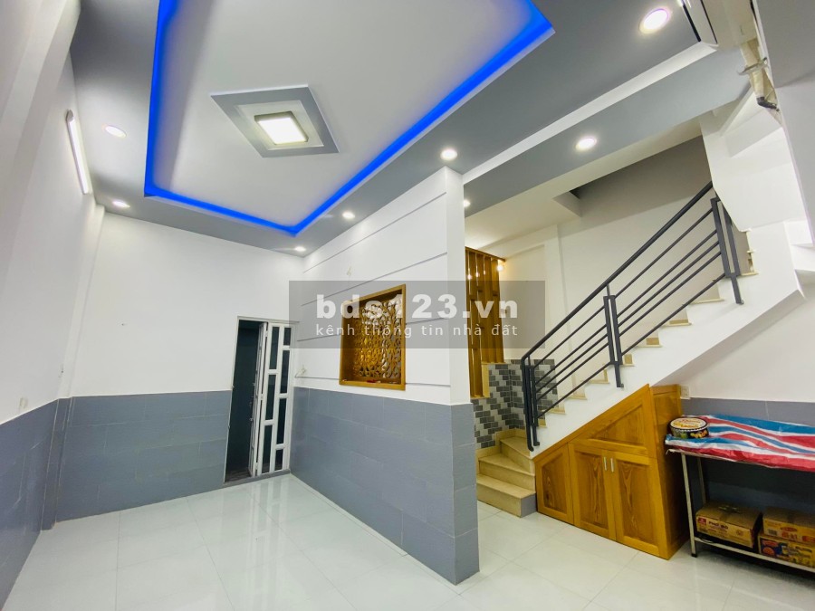 Bán nhà cực phẩm đường Phan Đăng Lưu phường 5 Phú Nhuận dt 37m2 3 tầng giá chỉ 5.2 tỷ