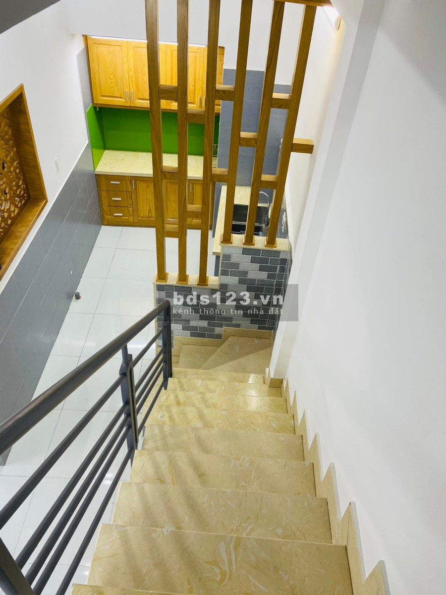 Bán nhà cực phẩm đường Phan Đăng Lưu phường 5 Phú Nhuận dt 37m2 3 tầng giá chỉ 5.2 tỷ