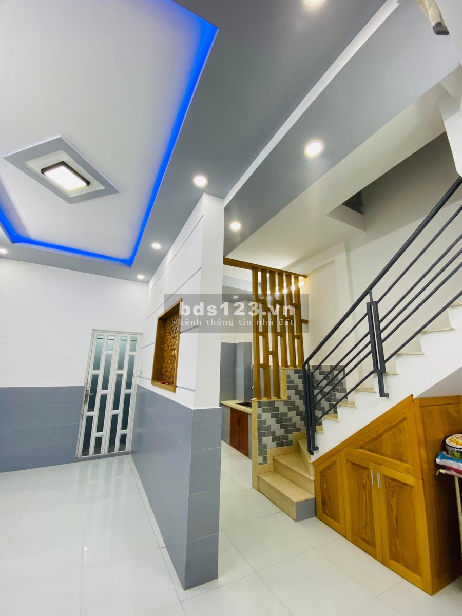 Bán nhà cực phẩm đường Phan Đăng Lưu phường 5 Phú Nhuận dt 37m2 3 tầng giá chỉ 5.2 tỷ