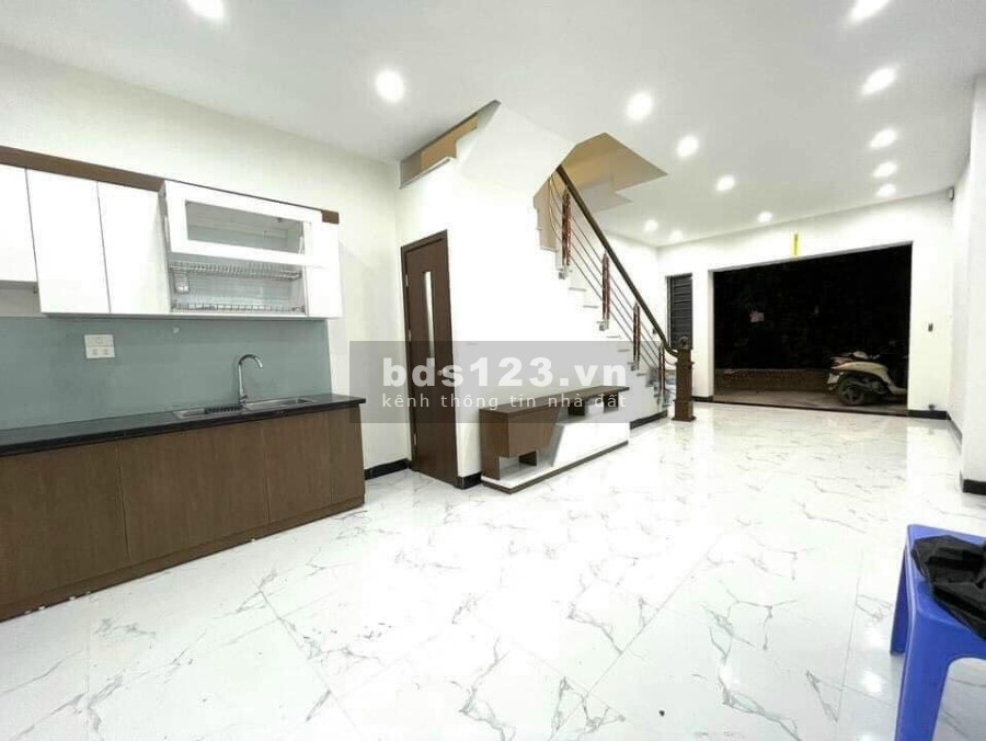 Cần bán nhà phố Phúc Lợi Quận Long Biên Hà Nội khu dân cư đông đúc, dân trí cao