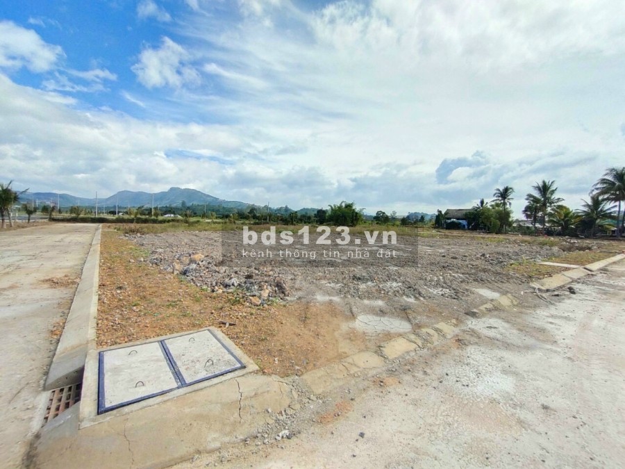 Cần bán đất ven thành phố Đà Lạt, liên hệ xem đất 0912925661, giá bán chỉ 1 tỷ/nền đất thổ cư