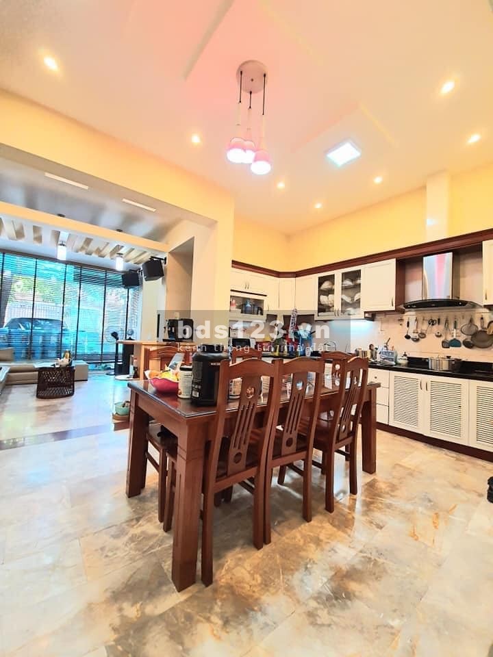 Bán gấp nhà diện tích 86m2, đất mặt ngõ 116 Nguyễn Xiển 3 tầng đúc, ô tô tránh, giá bán 11.5 tỷ