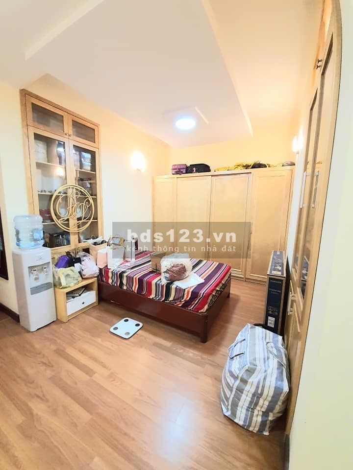 Bán gấp nhà diện tích 86m2, đất mặt ngõ 116 Nguyễn Xiển 3 tầng đúc, ô tô tránh, giá bán 11.5 tỷ