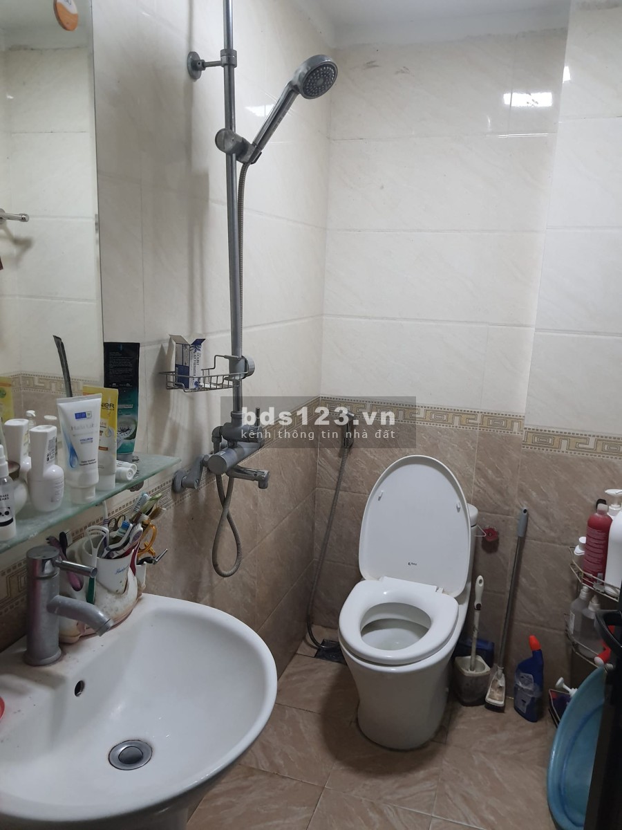 Siêu phẩm 5 sao bán nhà 4 tầng đúc ô tô Giang Biên Long Biên, diện tích 40m2, giá 5.x tỷ