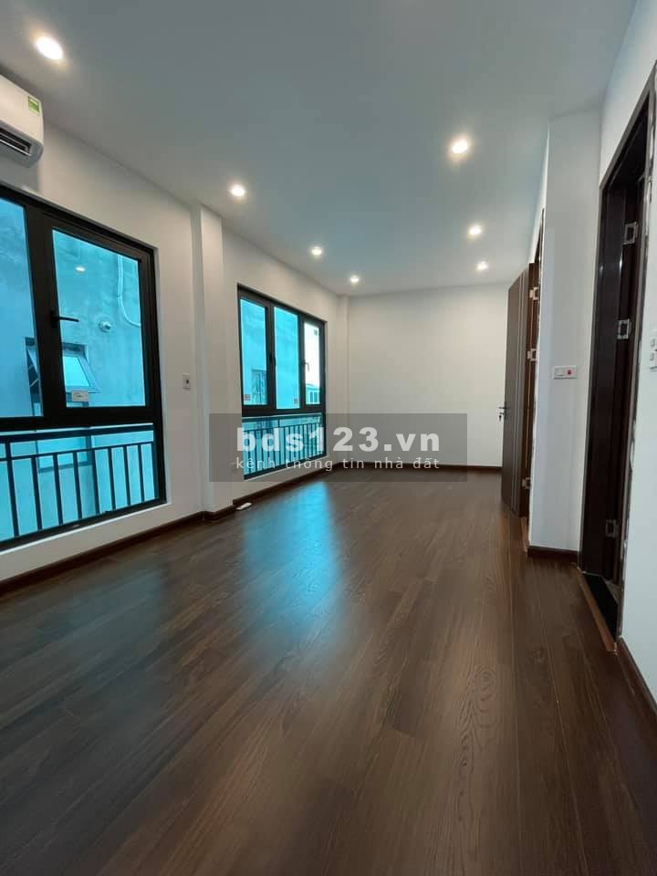 Nhà mới 5 tầng lung linh ở ngay đường Phương Canh, 5 tầng mặt tiền 6.5m, giá bán 2.95 tỷ