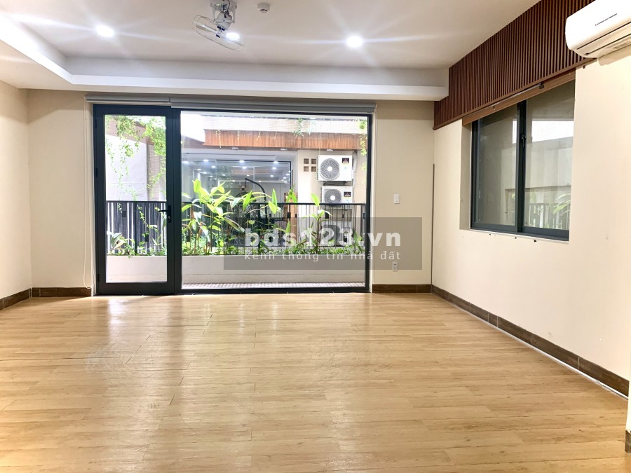 Cho thuê không gian làm việc đến 300m2 tại Trang Tien Building tiện ích công năng đầy đủ