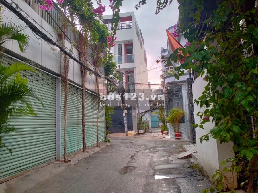 Chỉ 6.5 tỷ, 68m2 Phan Huy Ích 4 tầng BTCT, nhà mới, đẹp lung linh, xe hơi ngủ trong nhà.