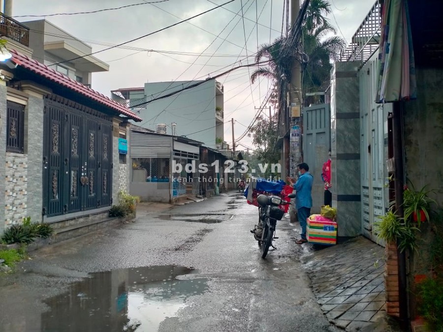 Chỉ 6.5 tỷ, 68m2 Phan Huy Ích 4 tầng BTCT, nhà mới, đẹp lung linh, xe hơi ngủ trong nhà.