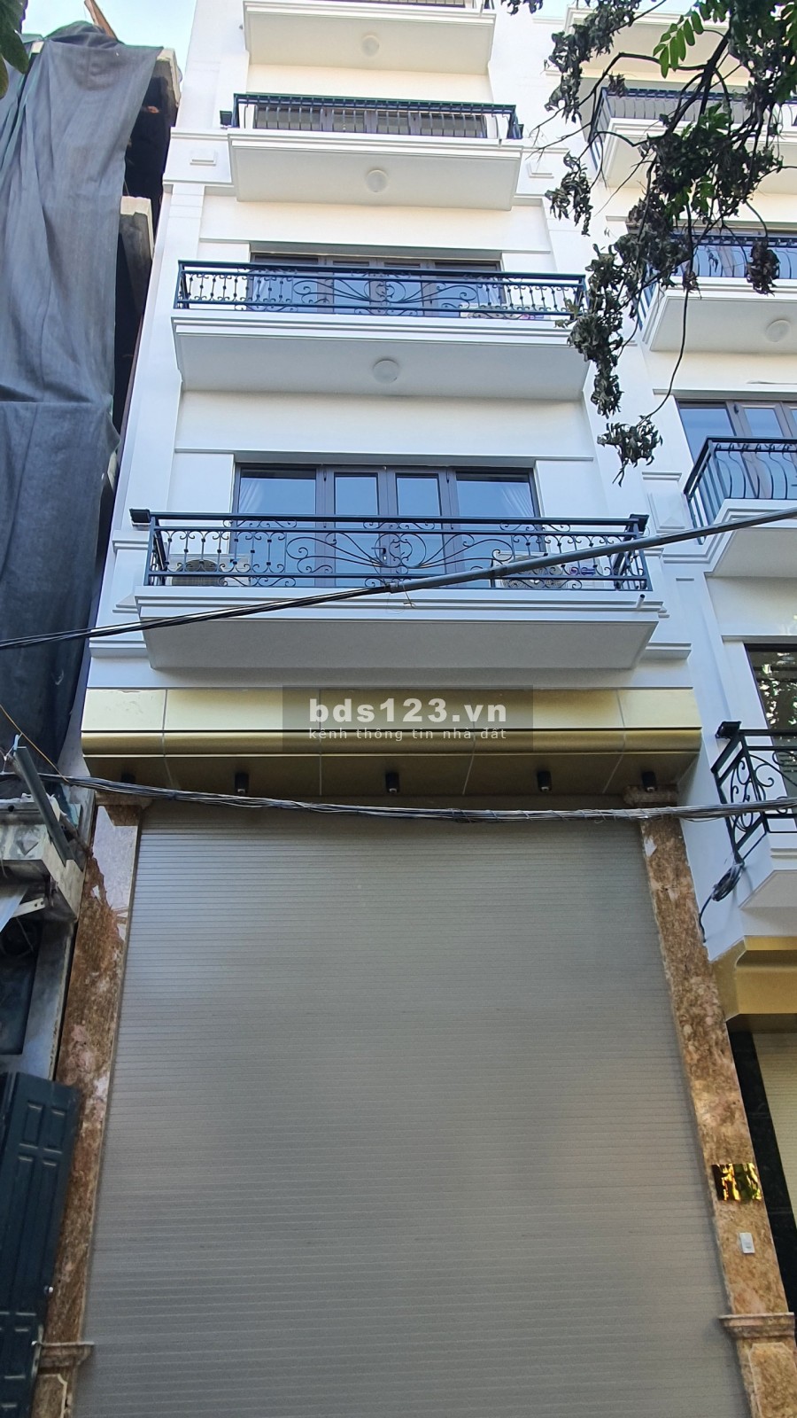 Bán nhà phố Pháo Đài Láng, Đống Đa. Nhà đẹp về ở ngay- Kinh doanh dòng tiền. Dt 52m2- 5T-Mt 5.1m-8Ty