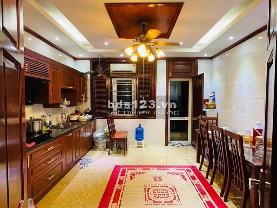Bán nhà mặt phố Trần Xuân Soạn, diện tích sử dụng 305m2, mặt tiền 9.8m, giá bán 150 tỷ