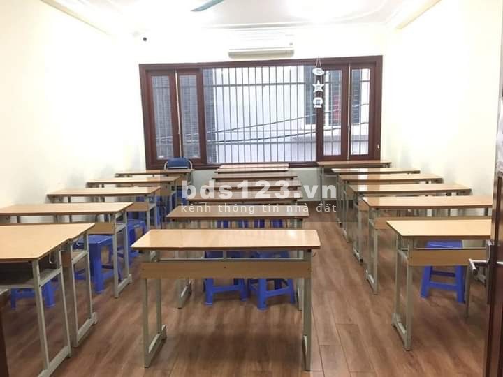 Cho thuê văn phòng mặt đường Linh Lang, tiện ích đủ, ngay trung tâm Quận Ba Đình