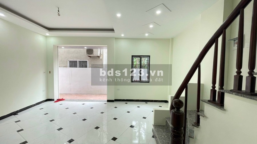 Bán nhà chính chủ mới xây giá 1,55 tỷ, diện tích 35m2, 3 tầng tại Đông La, Hoài Đức
