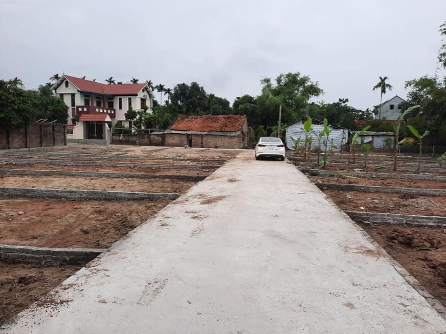 Giá bán chỉ 10 triệu/m2 lô đất full thổ cư đẹp khu dân cư đông đúc, tiện ích xung quanh đầy đủ