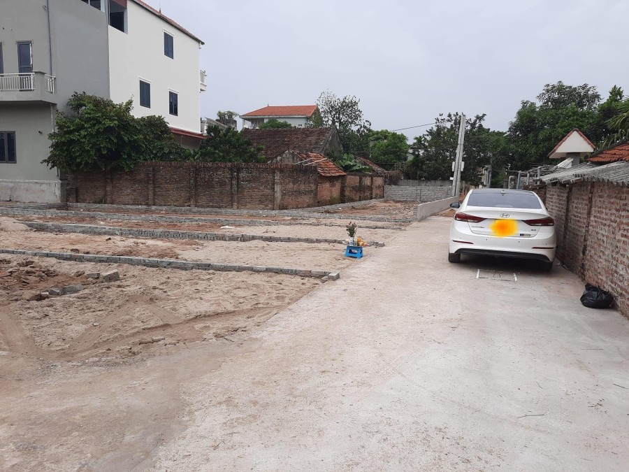Giá bán chỉ 10 triệu/m2 lô đất full thổ cư đẹp khu dân cư đông đúc, tiện ích xung quanh đầy đủ