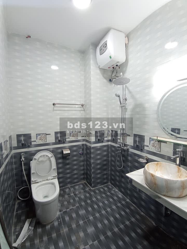 Mới xây cực đẹp ô tô tránh vào ở luôn 60m2 x 5T chỉ đúng 6 tỷ ở Hai Bà Trưng