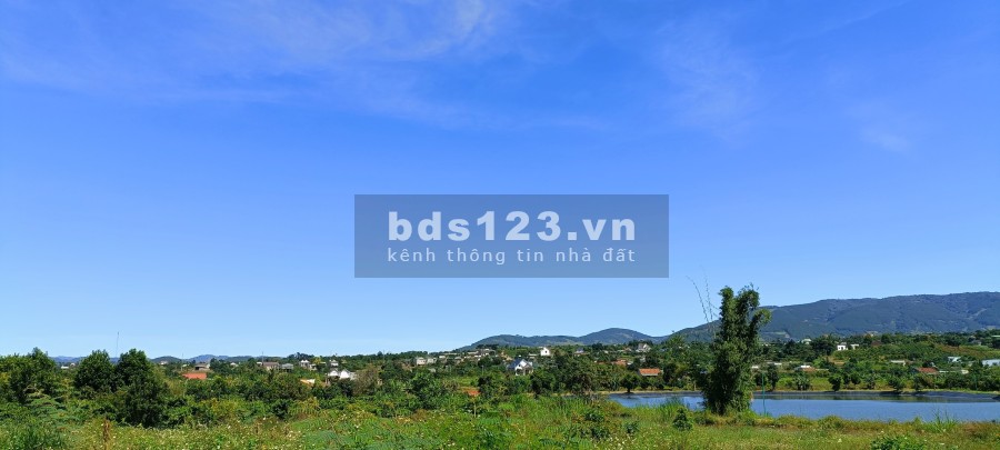 Bán nhanh 500m2 lấy lộc, có sổ, thổ cư, đường bê tông 5m, view hồ đẹp hỗ trợ vay ngân hàng