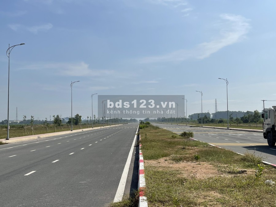 Mega City 2 mặt tiền đường 25C 100m 15p đến sân bay Long Thành, LH 0335166099
