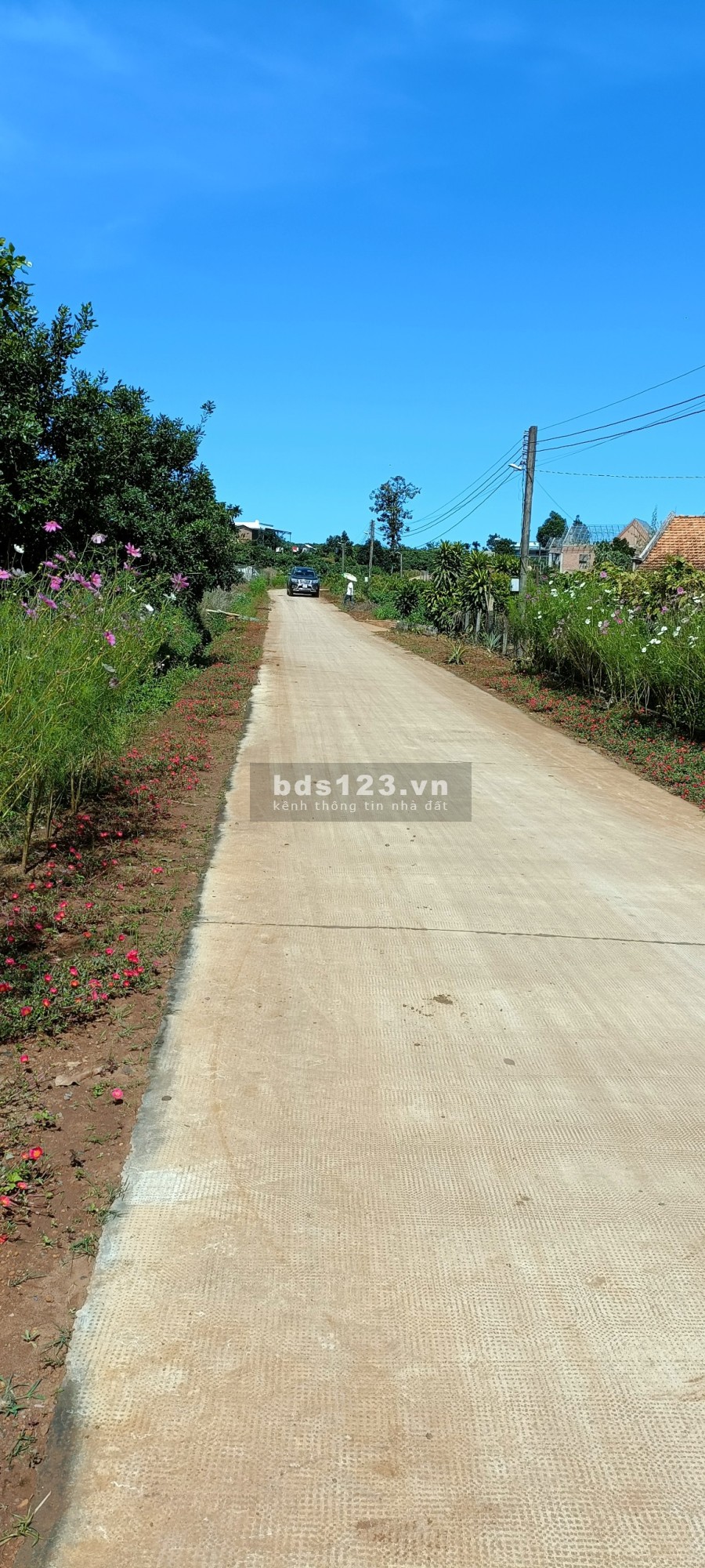 Bán nhanh 500m2 lấy lộc, có sổ, thổ cư, đường bê tông 5m, view hồ đẹp hỗ trợ vay ngân hàng