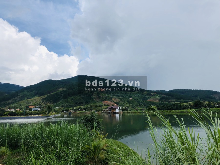 Bán nhanh 500m2 lấy lộc, có sổ, thổ cư, đường bê tông 5m, view hồ đẹp hỗ trợ vay ngân hàng