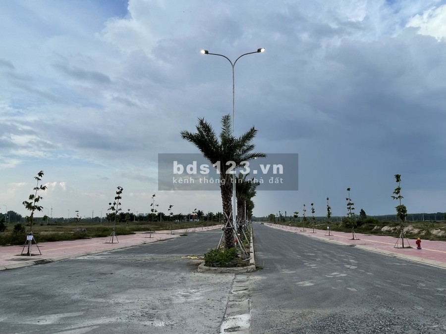 Mega City 2 mặt tiền đường 25C 100m 15p đến sân bay Long Thành, LH 0335166099