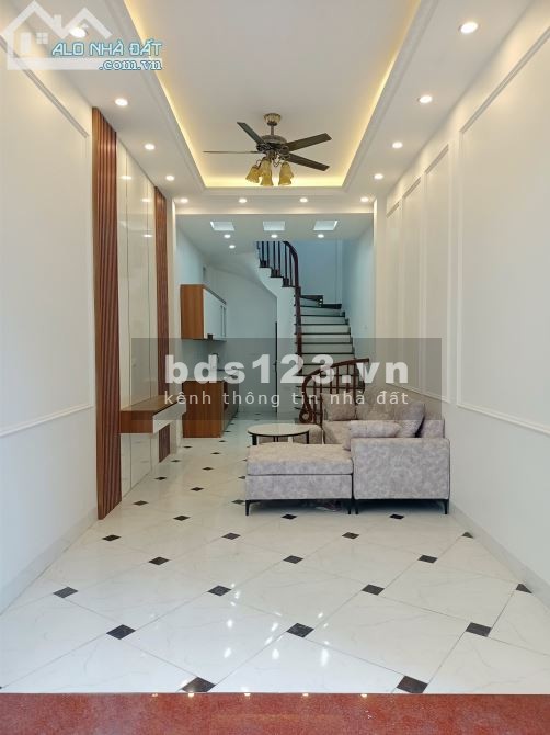 Bán nhà Phố Vọng, Nhà đẹp ở luôn, Ngõ rộng, Sổ vuông, 41m2 x 5 tầng, Giá chỉ 5 tỷ