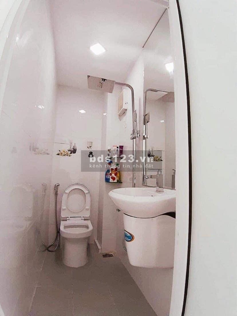 Bán nhà nở hậu 24/1m Nguyễn Nhược Thi phường 15 Quận 8 nội thất đầy đủ, giá tốt