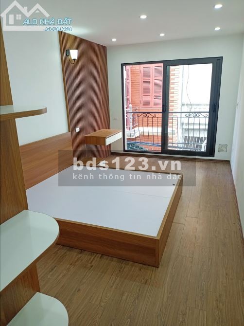 Bán nhà Phố Vọng, Nhà đẹp ở luôn, Ngõ rộng, Sổ vuông, 41m2 x 5 tầng, Giá chỉ 5 tỷ