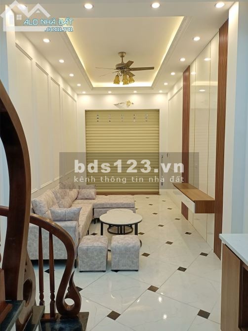 Bán nhà Phố Vọng, Nhà đẹp ở luôn, Ngõ rộng, Sổ vuông, 41m2 x 5 tầng, Giá chỉ 5 tỷ