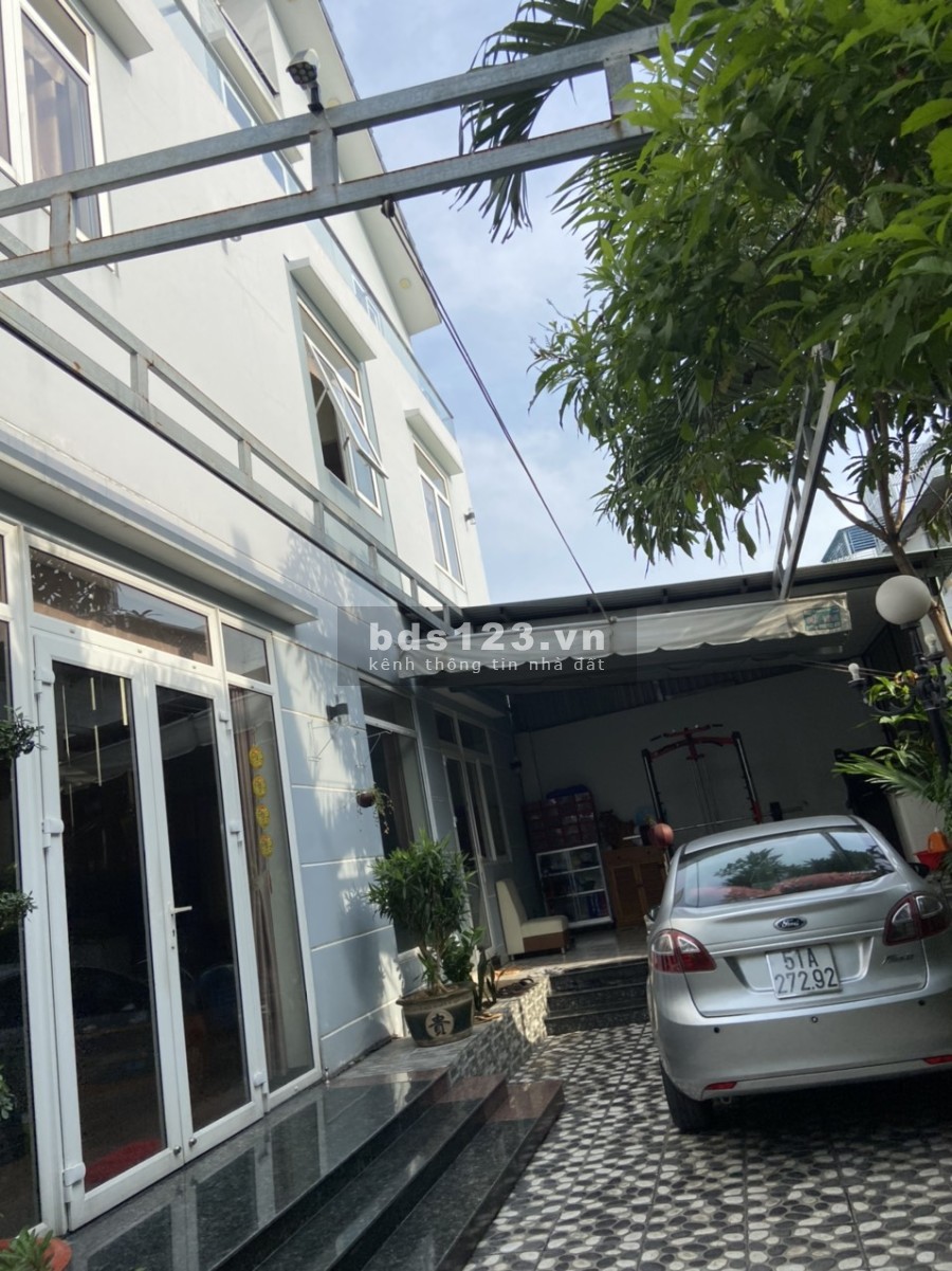 Bán nhà đường Linh Đông, Linh Đông, Thủ Đức giá bán chỉ 10.4 tỷ, liên hệ 0915217339