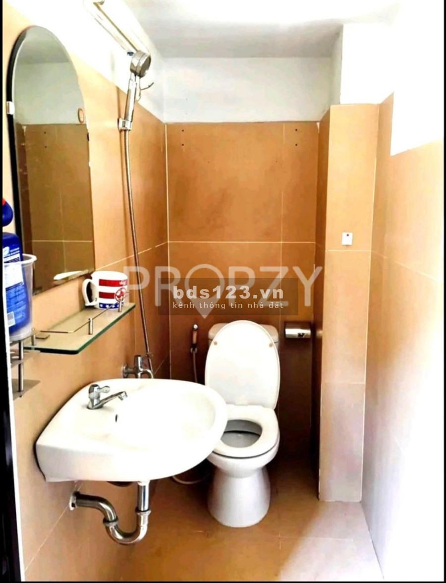 Cho thuê nhà nguyên căn 2 tấm 2 pn, 2 wc hẻm xe tải Huỳnh Tấn Phát, Quận 7, giá tốt