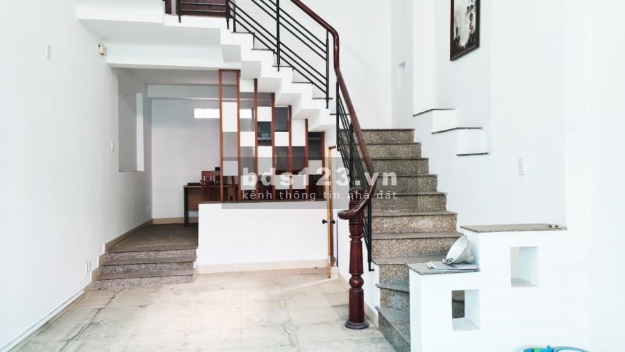 Bán nhà 2 lầu hẻm xe hơi ngay cạnh trường ĐH đường Trần Xuân Soạn, phường Tân Thuận Tây, Quận 7