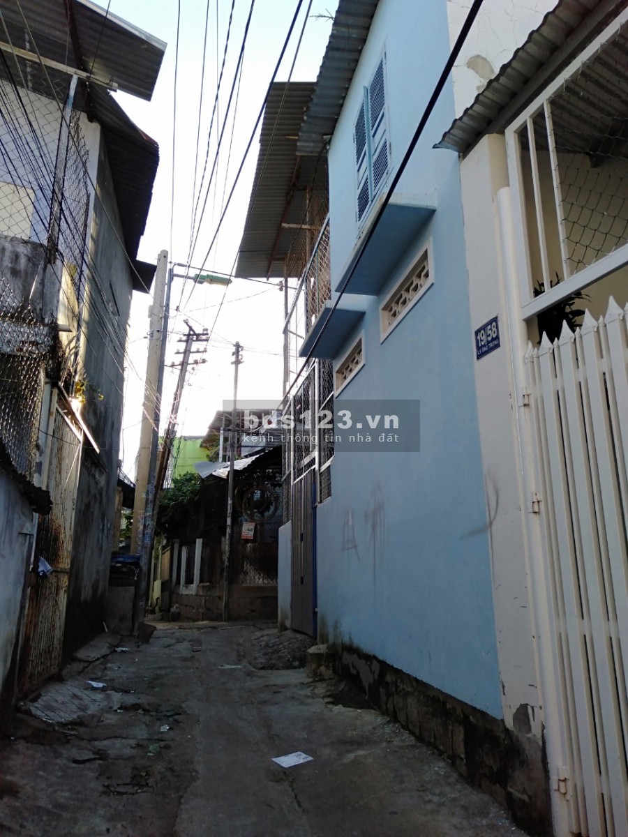 Bán nhà 1 bên ở và 1 bên có 10 phòng trọ khu dân cư đông đúc, giá tốt, liên hệ 0762681545