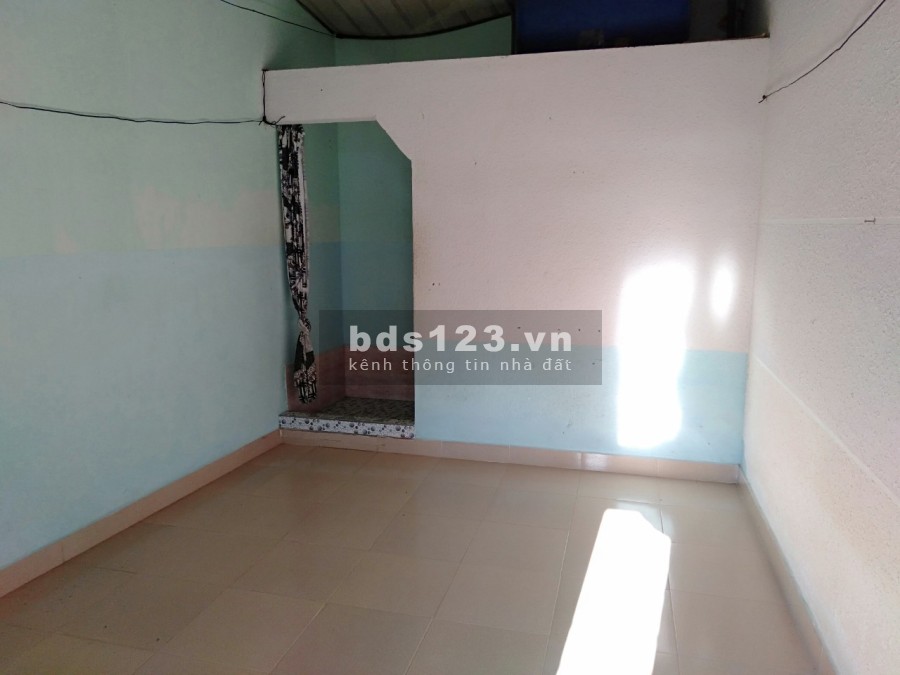 Bán nhà 1 bên ở và 1 bên có 10 phòng trọ khu dân cư đông đúc, giá tốt, liên hệ 0762681545