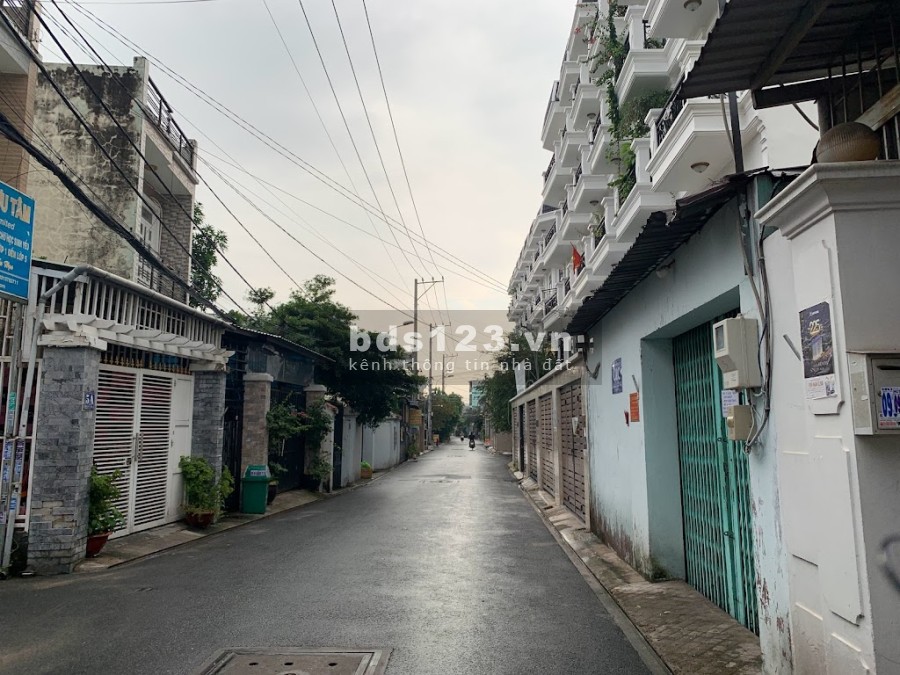 (Quận 12)nhà đẹp bán gấp, giảm sâu, Lê Thị Riêng, diện tích sử dụng 101m2, 3 lầu, 4.8 tỷ