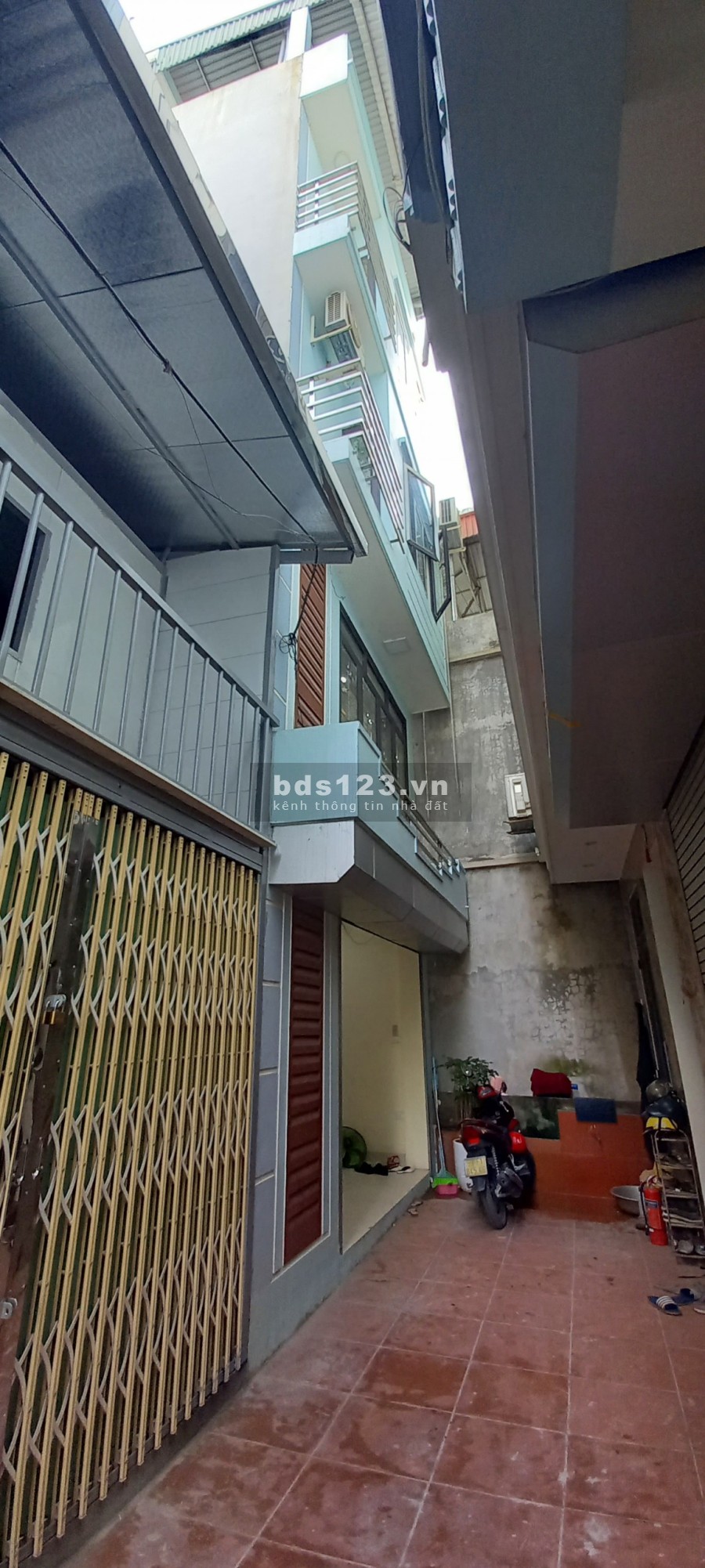 Bán nhà 5 tầng dân xây ngay cạnh Aeon Long Biên, diện tích 45m2x5 tầng giá bán 3,75 tỷ
