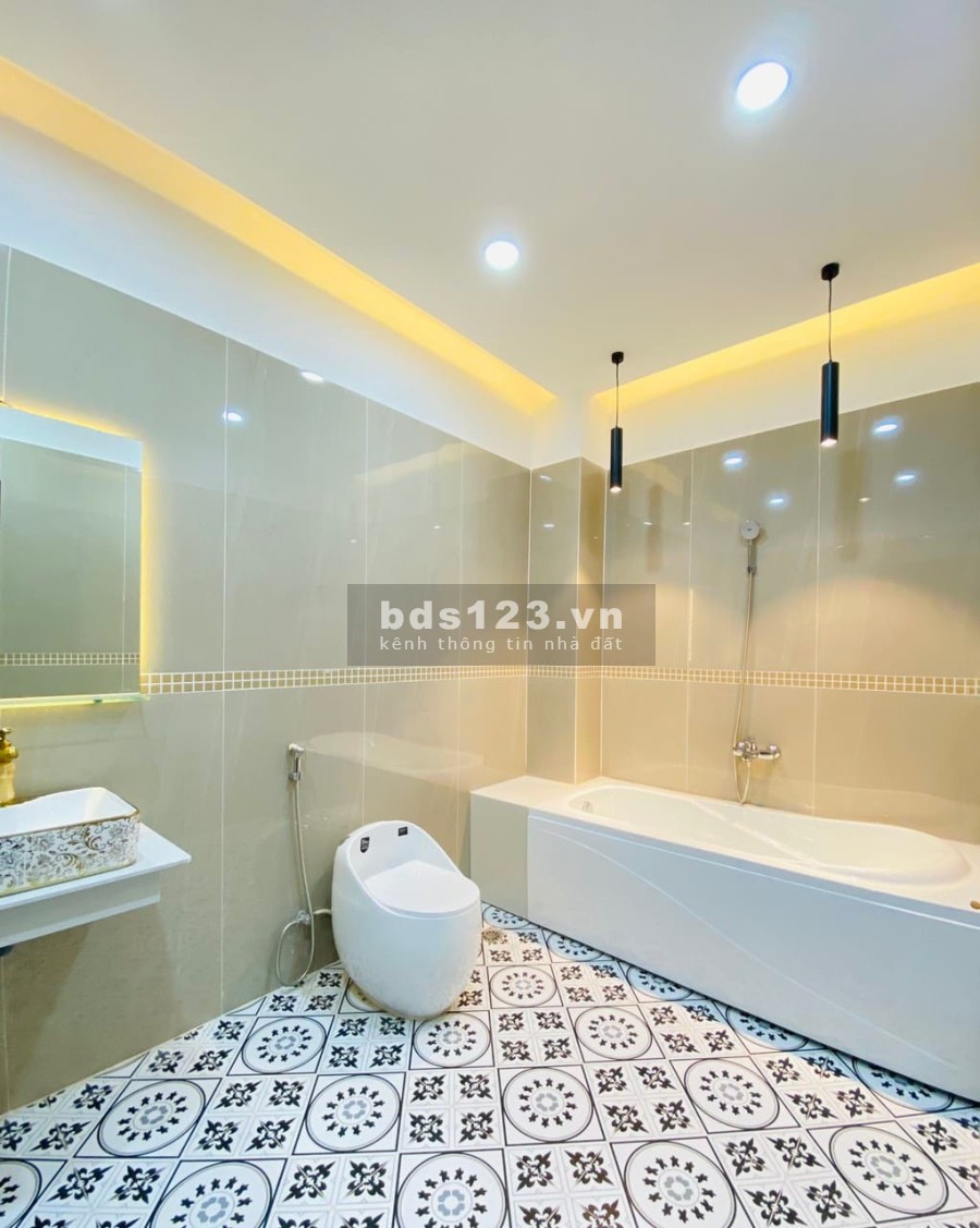 Hẻm xe tải view xịn sò, rẻ nhất thị trường Bắc Hải Q.Tân Bình DT HƠN 70M2 giá vỡ nợ 7.x tỷ