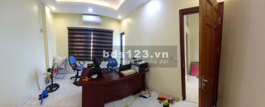Bán nhà 5 tầng dân xây ngay cạnh Aeon Long Biên, diện tích 45m2x5 tầng giá bán 3,75 tỷ