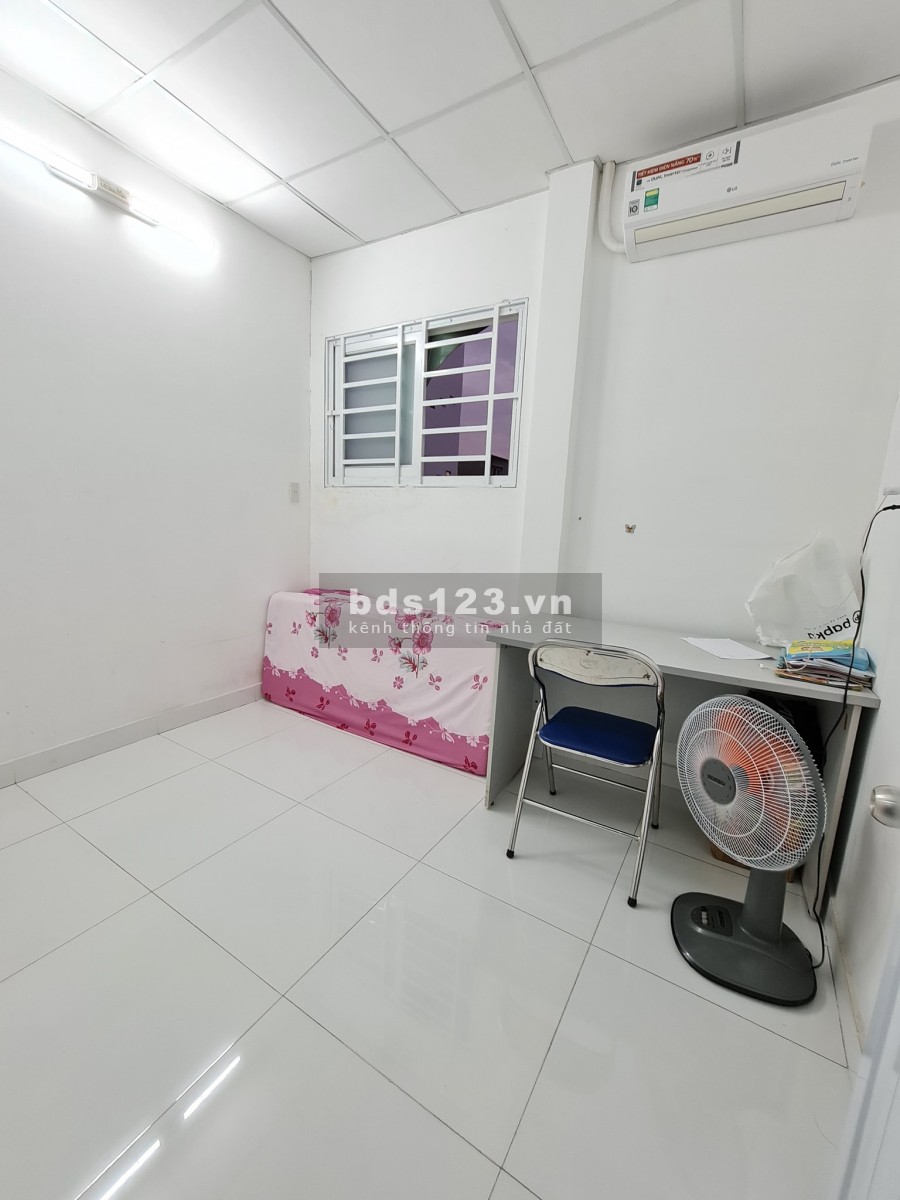 Bán gấp nhà mới sát LOTTE Quận 7, diện tích sử dụng 40m2, 2 lầu, giá bán chỉ 3,65 tỷ