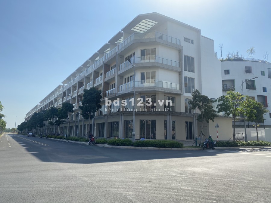 Cho thuê 2 căn shophouse- KĐT Sala. Đã hoàn thiện thang máy.Lh: 0932 689 228