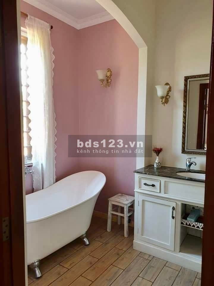 Bán nhà vườn diện tích 1000m2, có 140m2 thổ cư, sổ hồng chính chủ riêng giá bán 5.2 tỷ