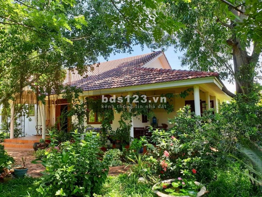 Bán nhà vườn diện tích 1000m2, có 140m2 thổ cư, sổ hồng chính chủ riêng giá bán 5.2 tỷ