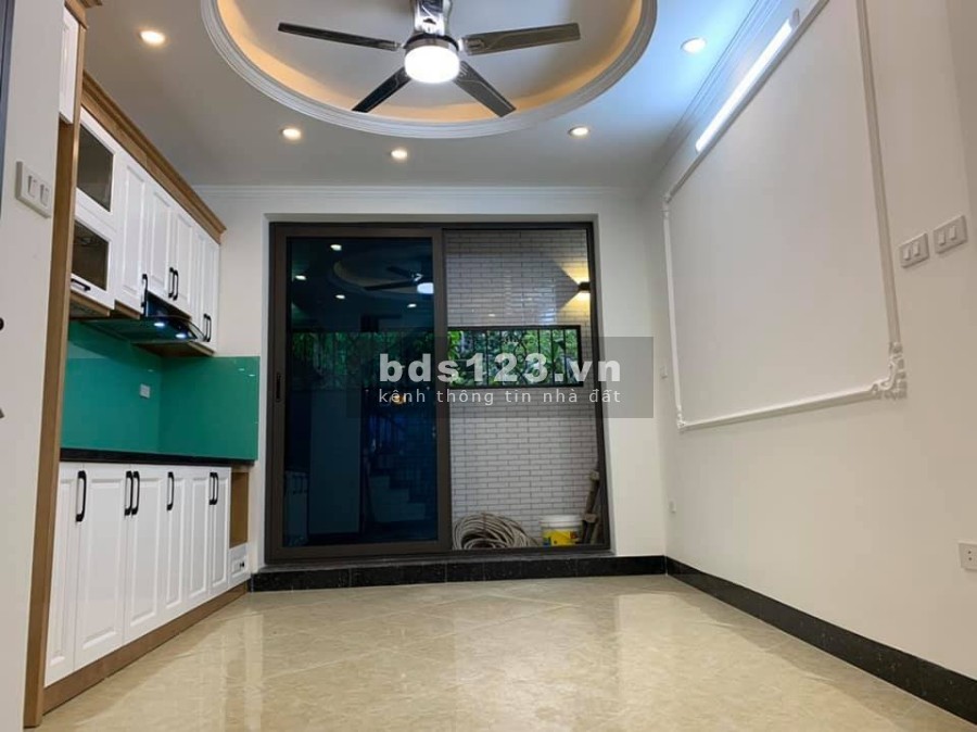Ban nha sát phố trịnh văn bô,Từ liêm,nhà xây mới thiét kế hiện đại,32m2,5 tầng,giá chỉ 3 tỷ
