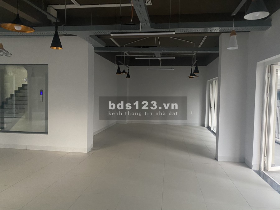 Saritown Sala cho thuê 2 căn vị trí góc. Lh: 0932689228 khu dân cư đông đúc tiện ích đủ