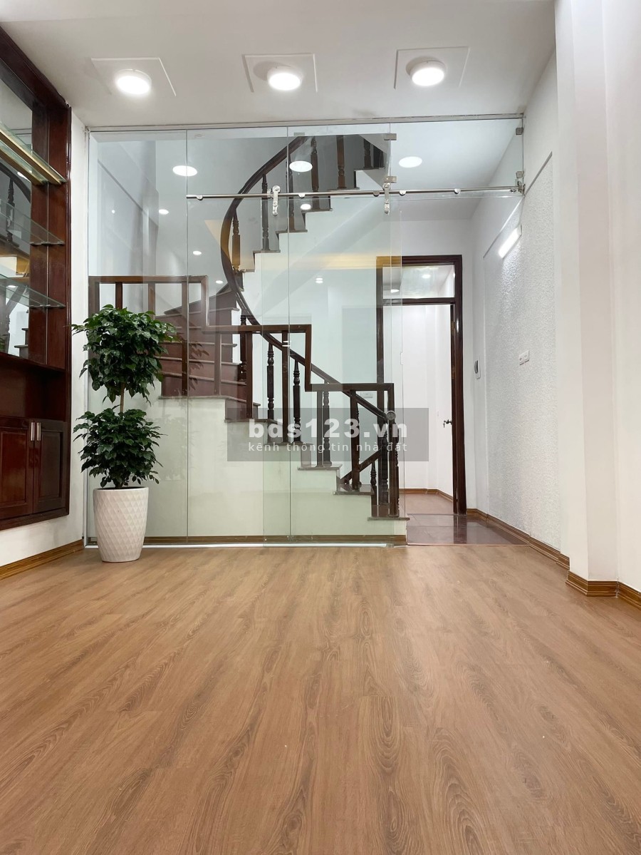 Bán Nhà quận Cầu Giấy – 40m2 – 4 Tầng Nở Hậu giá 4.1 Tỷ