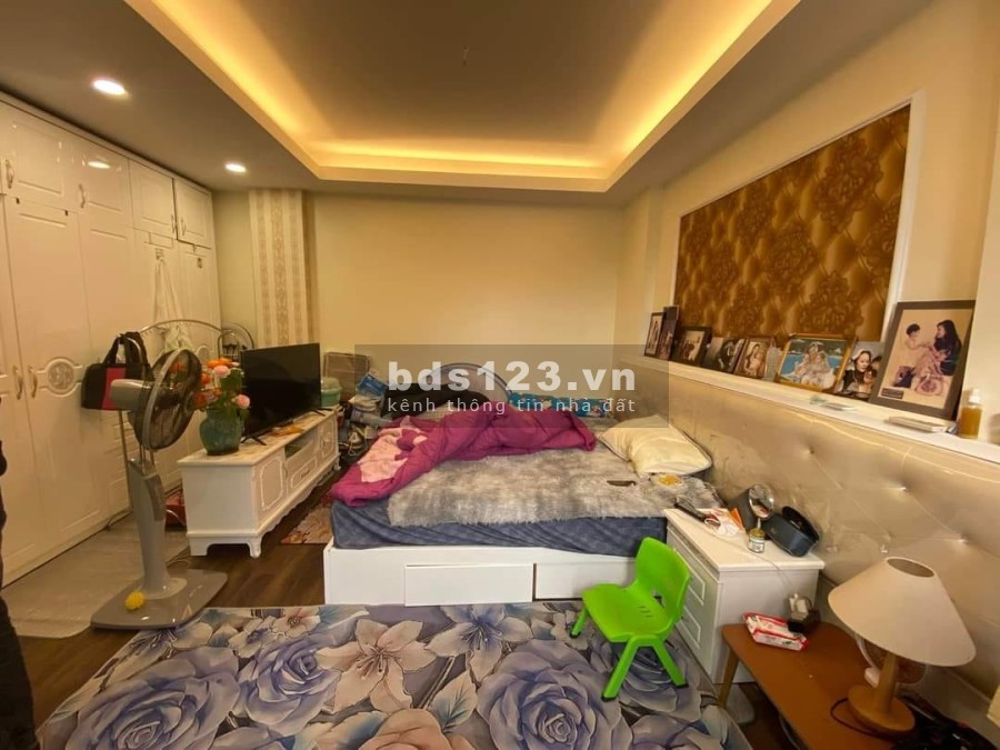 BÁN NHÀ ĐẸP VIEW HỒ THOÁNG MÁT - CÓ 1 0 2 - DT 40M - SỔ ĐẸP