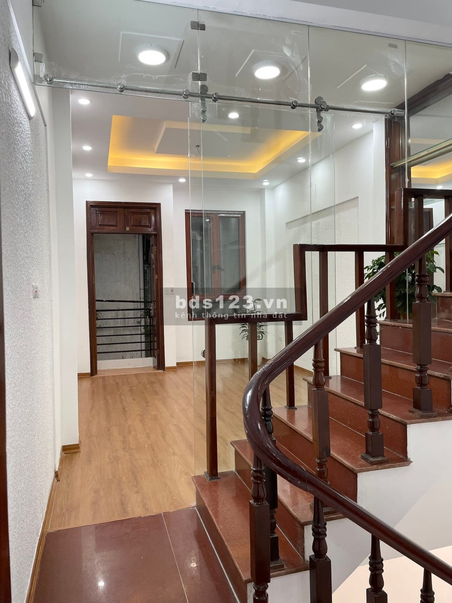 Bán Nhà quận Cầu Giấy – 40m2 – 4 Tầng Nở Hậu giá 4.1 Tỷ