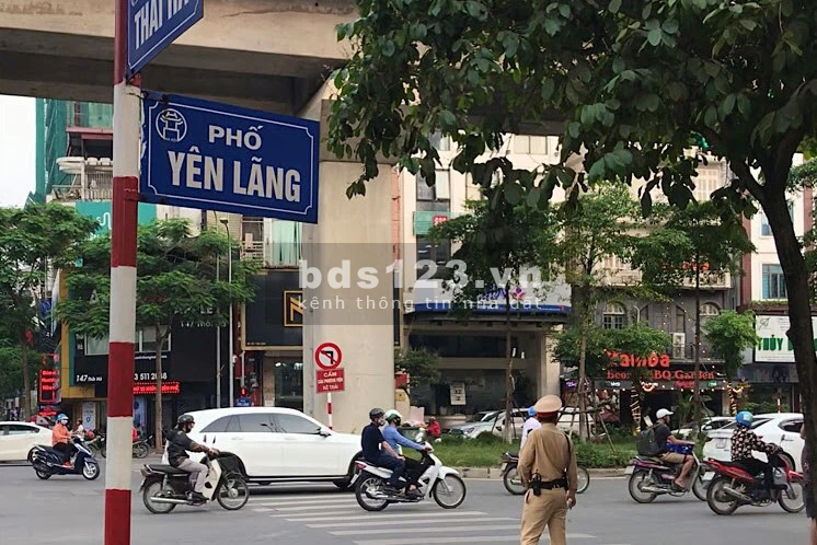 Cho thuê cửa hàng mặt tiền đường rộng, khu dân trí cao, liên hệ 0912386677 giá tốt