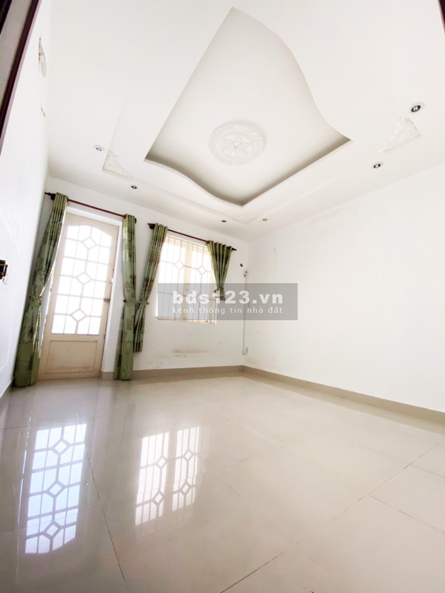 Bán nhà 2 lầu hẻm 719 đường Huỳnh Tấn Phát, phường Phú Thuận, Quận 7 giá tốt